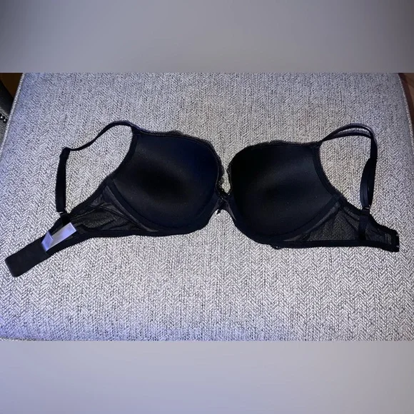 Victoria's Secret Red & Black Lace Bra! Gorgeous! 34 DD - Picture 4 of 8